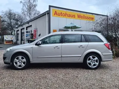 Usado Opel Astra 116 HP (85 kW) 2008 Prateado Carrinha