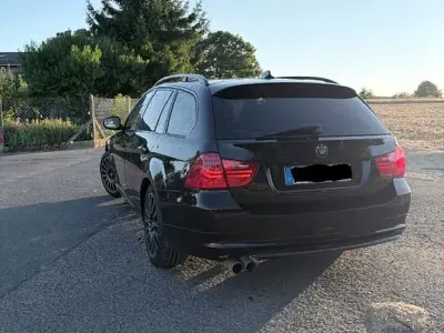 Gebraucht BMW 330 245 PS (180 kW) 2009 Schwarz Kombi