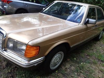 Usata Mercedes 380 204 CV (150 kW) 1982 Oro Berlina