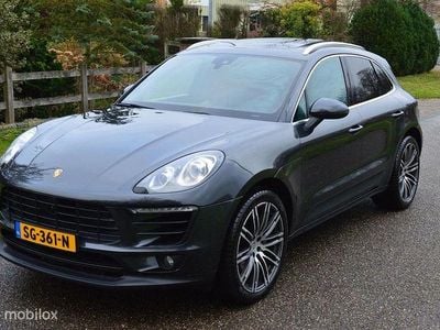 Second-hand Porsche Macan Turbo 340 CP (250 kW) 2016 Gri SUV