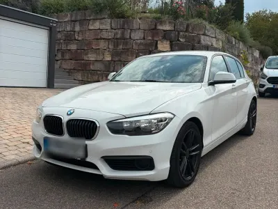Gebraucht BMW 118 Sport Line 136 PS (100 kW) 2018 Weiß Limousine