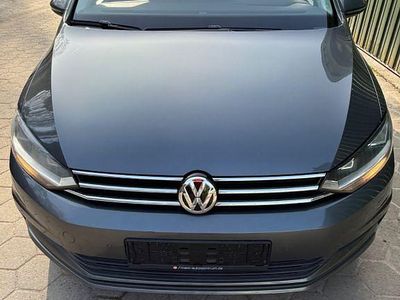 Gebraucht VW Touran Highline 150 PS (110 kW) 2016 Grau Van / Kleinbus