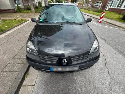 Używany Renault Clio II 58 KM (42 kW) 2002 Czarny Hatchback