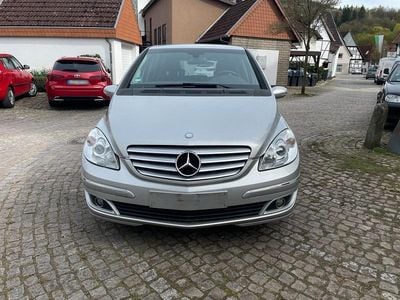 Gebraucht Mercedes B200 136 PS (100 kW) 2008 Silber Van / Kleinbus