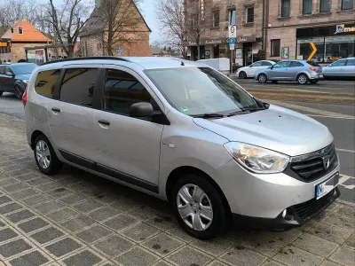 Używany Dacia Lodgy 102 KM (75 kW) 2017 Srebrny Minivan