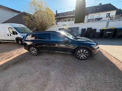 Gebraucht VW Passat 150 PS (110 kW) 2018 Schwarz Kombi