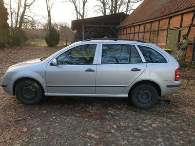 Second-hand Skoda Fabia 64 CP (47 kW) 2004 Argintiu Break