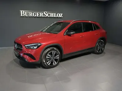 Gebraucht Mercedes GLA200 Progressive 150 PS (110 kW) 2025 Manufaktur patagonienrot metallic SUV