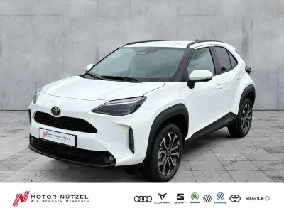Neu Toyota Yaris Cross 131 PS (96 kW) 2026 Weiß SUV