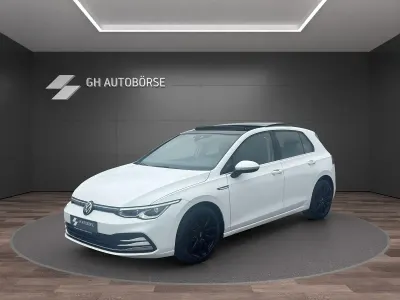 Używany VW Golf VII Style 150 KM (110 kW) 2020 Biały Sedan/Limuzyna