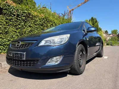 Gebraucht Opel Astra 116 PS (85 kW) 2010 Blau Limousine