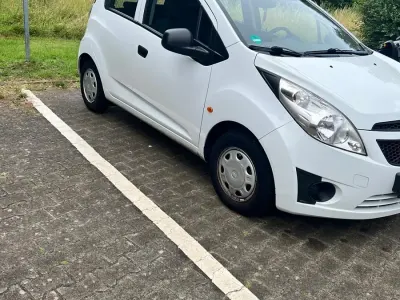 Gebraucht Chevrolet Spark 69 PS (50 kW) 2011 Weiß Kleinwagen
