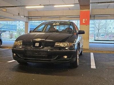 Schwarz Gebraucht 2000 Seat Toledo Limousine | 900 € (Guter Preis)
