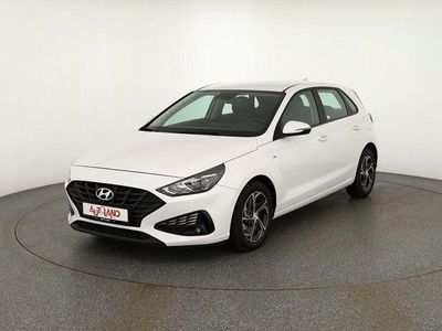 Gebraucht Hyundai i30 120 PS (88 kW) 2023 Weiß Limousine