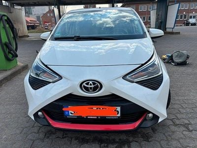 Gebraucht Toyota Aygo X-play 72 PS (52 kW) 2019 Weiß Kleinwagen