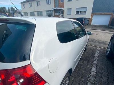 Weiß Gebraucht 2000 VW Golf IV GT Kleinwagen | 1.000 €