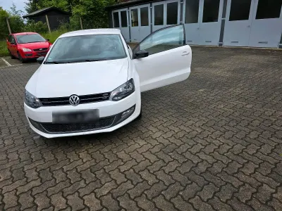 Gebraucht VW Polo 79 PS (58 kW) 2011 Weiß Kleinwagen