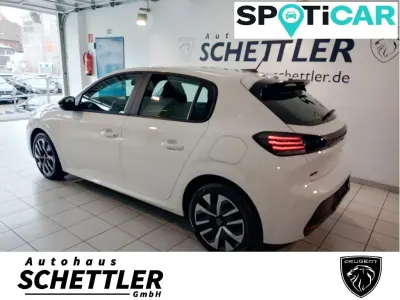 Gebraucht Peugeot 208 Active 101 PS (74 kW) 2024 Weiß Kleinwagen