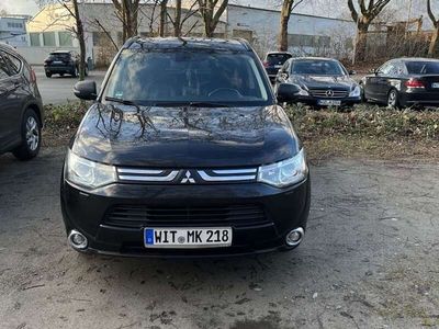 gebraucht Mitsubishi Outlander 2.2 DI-D 4WD Automatik Intense