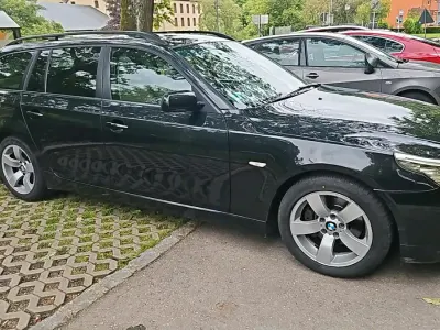 Gebraucht BMW 523 190 PS (139 kW) 2008 Schwarz Kombi