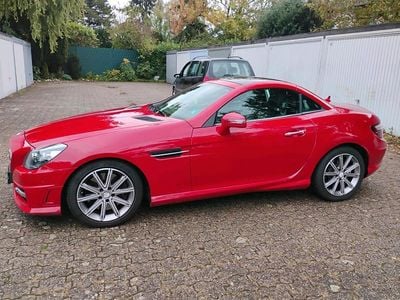 Second-hand Mercedes SLK250 204 CP (150 kW) 2012 Roșu Cabrio