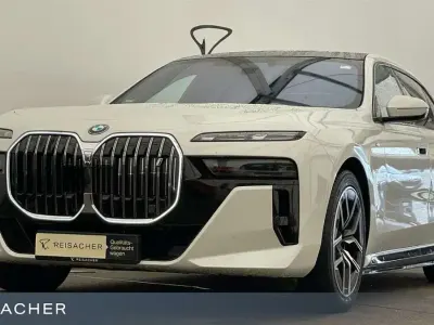 Gebraucht BMW i7 M Sport 335 kW (456 PS) 2024 Mineralweiß metallic Limousine