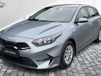 Neu Kia Ceed Best 140 PS (102 kW) 2025 Silber Kleinwagen