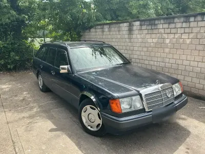 Gebraucht Mercedes 200 136 PS (100 kW) 1992 Blau Kombi
