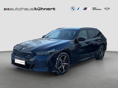 M carbonschwarz metallic Gebraucht 2025 BMW i5 M Sport Kombi | 91.998 € (Teuer)