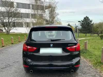 Gebraucht BMW 220 Sport Line 190 PS (139 kW) 2016 Schwarz Van / Kleinbus