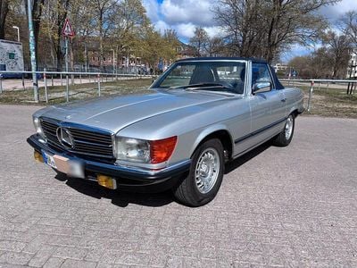 Second-hand Mercedes SL380 204 CP (150 kW) 1984 Argintiu Cabrio