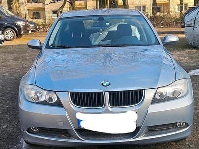 Gebraucht BMW 318 129 PS (94 kW) 2005 Grau Limousine