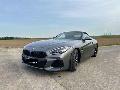 gebraucht BMW Z4 sDrive20i SPORT LINE Frozen Grey Metallic