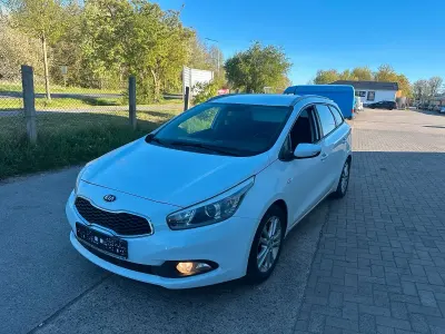 Gebraucht Kia Ceed 128 PS (94 kW) 2012 Weiß Kleinwagen