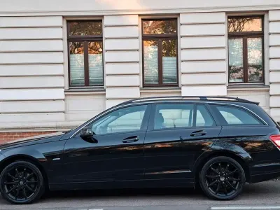 Gebraucht Mercedes C180 120 PS (88 kW) 2011 Schwarz Kombi