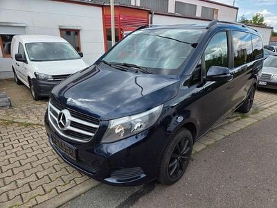 Gebraucht Mercedes V220 Edition 163 PS (119 kW) 2017 Blau Van / Kleinbus