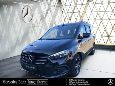 Gebraucht Mercedes T180 Progressive 131 PS (96 kW) 2025 Schwarz Van / Kleinbus