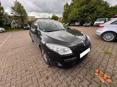 Gebraucht Renault Mégane III Dynamique 106 PS (77 kW) 2009 Schwarz Limousine