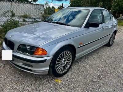 BMW 323