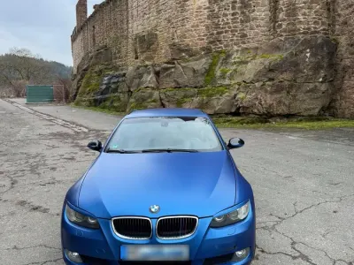 Gebraucht BMW 320 Cabriolet 170 PS (125 kW) 2009 Blau Cabrio
