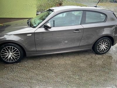 Gebraucht BMW 116 122 PS (89 kW) 2009 Braun Kleinwagen