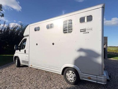 Gebraucht Peugeot Boxer 120 PS (88 kW) 2010 Silber Van