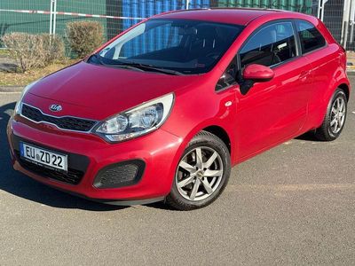 Gebraucht Kia Rio 86 PS (63 kW) 2014 Rot Limousine