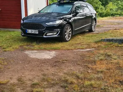 Gebraucht Ford Mondeo Vignale 211 PS (155 kW) 2017 Schwarz Kombi