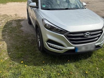 Second-hand Hyundai Tucson 116 CP (85 kW) 2016 Argintiu SUV