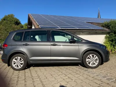 Gebraucht VW Touran Comfortline 150 PS (110 kW) 2019 Grau Van / Kleinbus