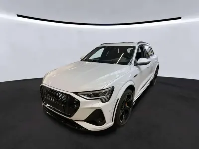 Usata Audi e-tron Ambiente 369 kW (503 CV) 2022 Bianco SUV