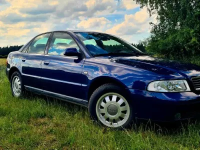 Gebraucht Audi A4 125 PS (91 kW) 1999 Blau Limousine