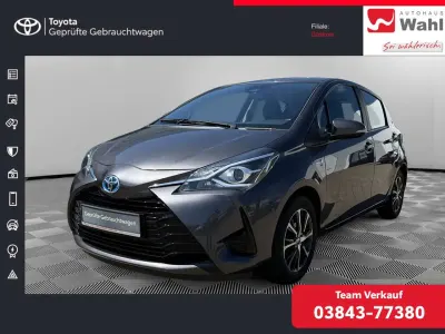 Gebraucht Toyota Yaris Hybrid Comfort 101 PS (74 kW) 2018 Grau Limousine