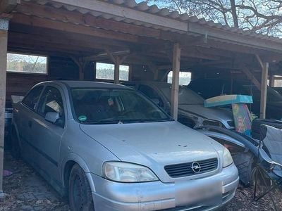 Second-hand Opel Astra 75 CP (55 kW) 2001 Argintiu Coupe